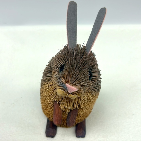 Retro style set of two bottle brush rabbit home/Easter decor - Picture 9 of 16